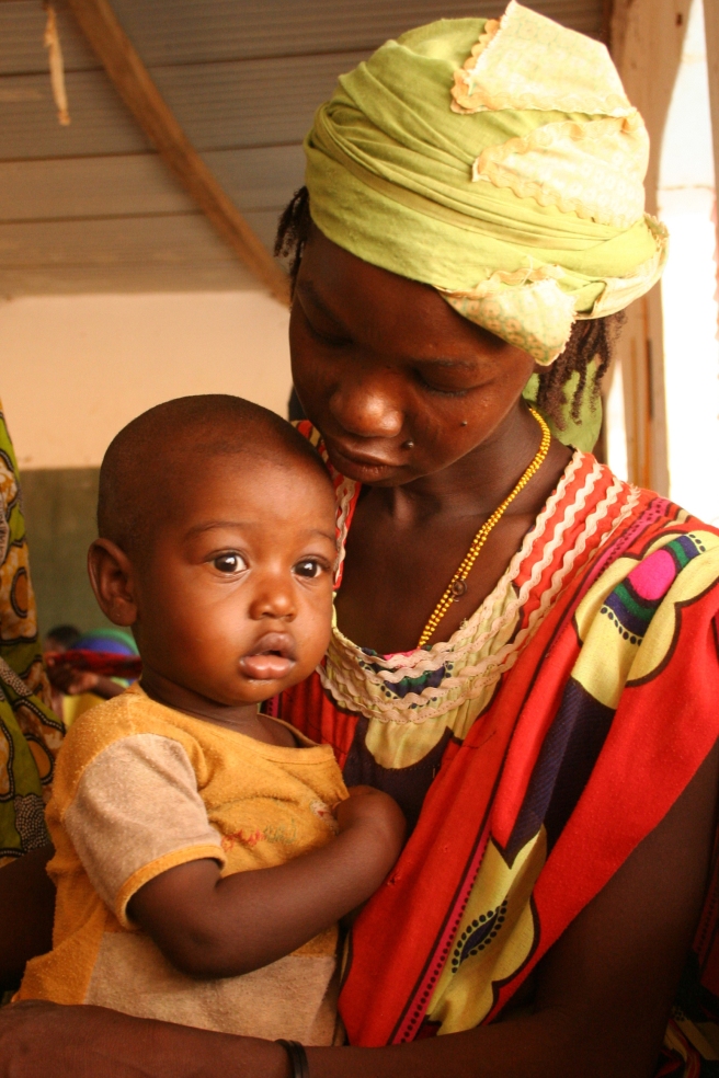 Jeune mère peule Burkina Faso